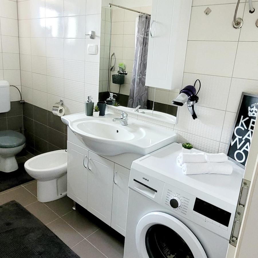 Apartman Rocky Petrovija Kültér fotó